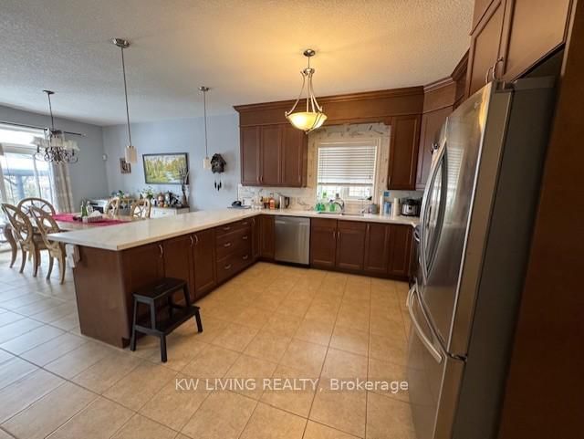 41 Clifton Downs Rd, Hamilton, L9C 4R3 | Image 3