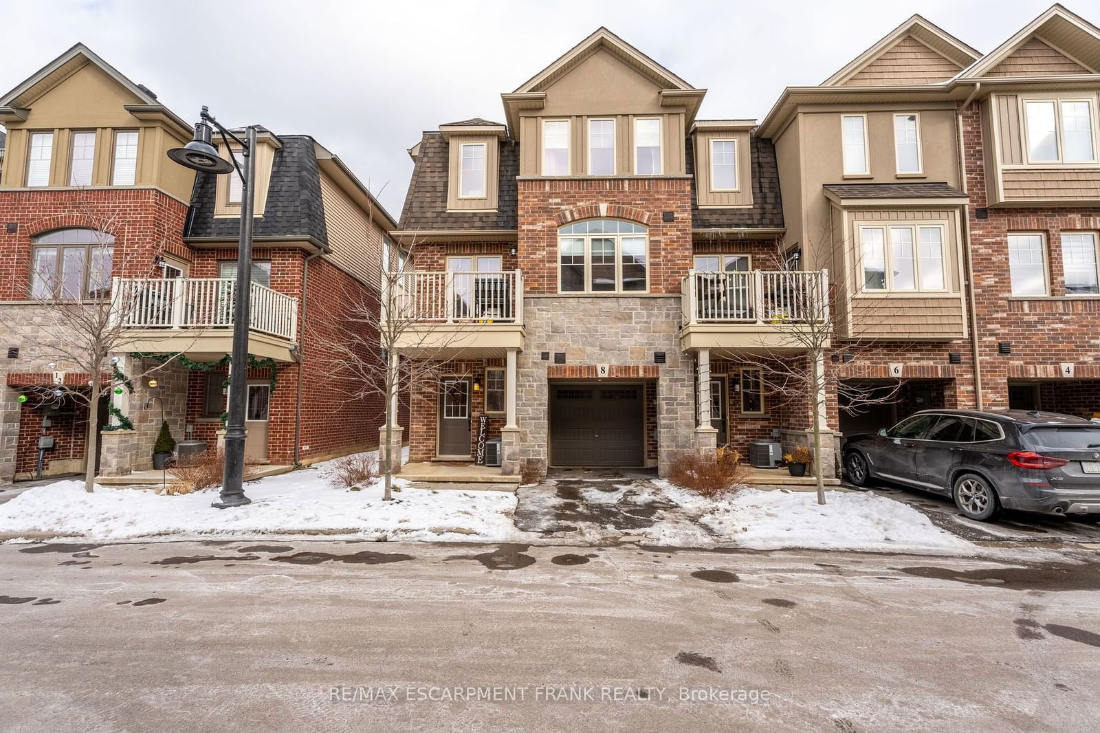 Townhouse for sale at 8 Birot Lane, Hamilton, Meadowlands, L9G 3K9 - MLS: X11968277