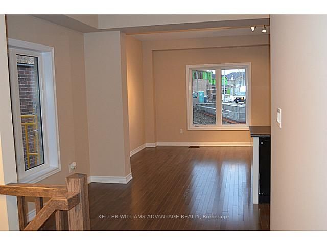 137 Echovalley Dr, Hamilton, L8J 0H1 | Image 3