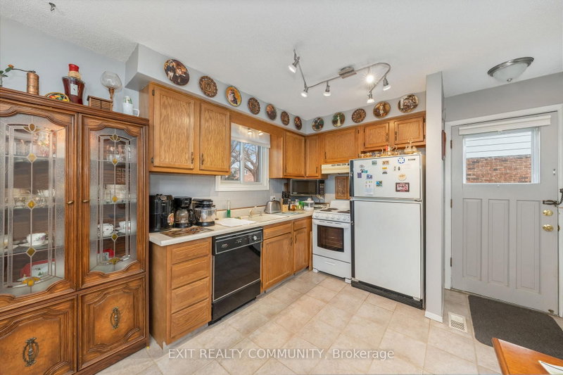 651 Rogers Sarnia,ON N7S 4A5 — Photo 17