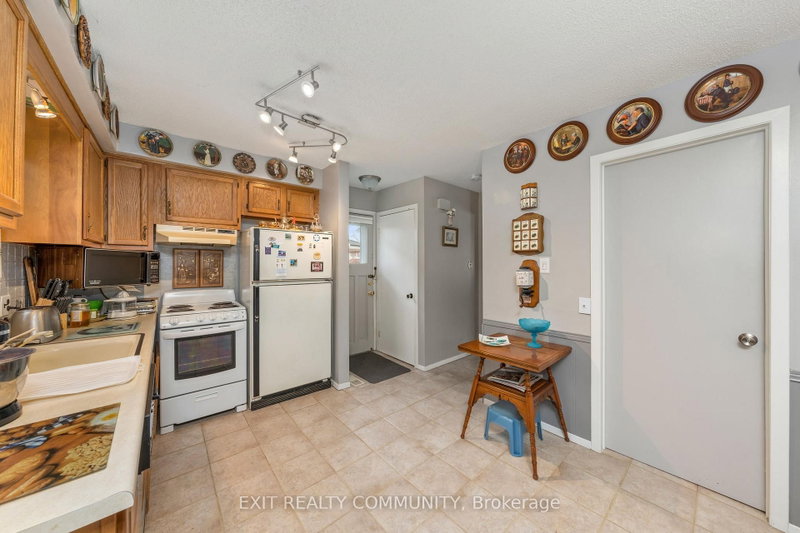 651 Rogers Sarnia,ON N7S 4A5 — Photo 18
