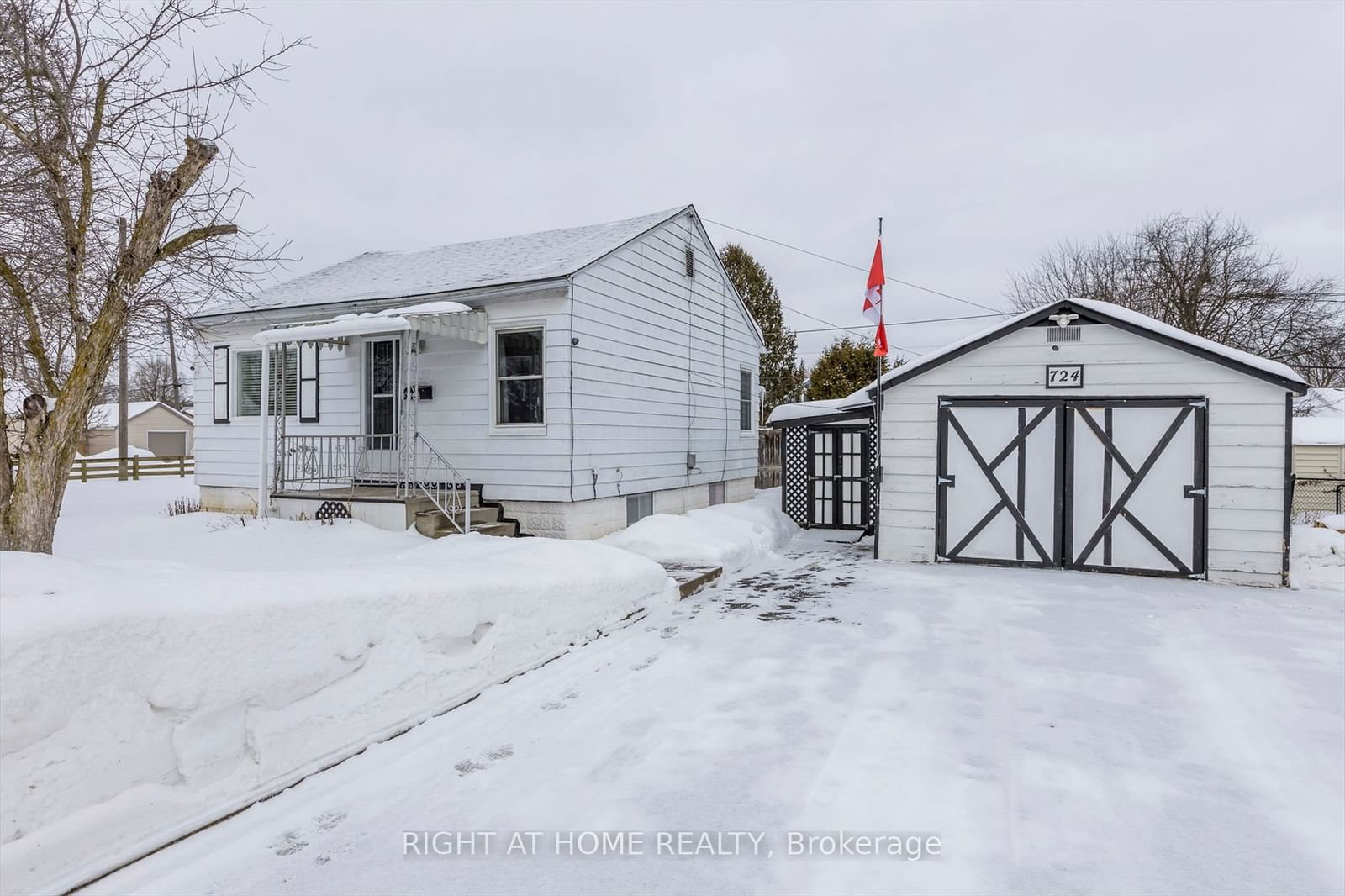 Detached House for sale at 724 New Romaine Street, Peterborough, Monaghan, K9J 2E8 - MLS: X11968815