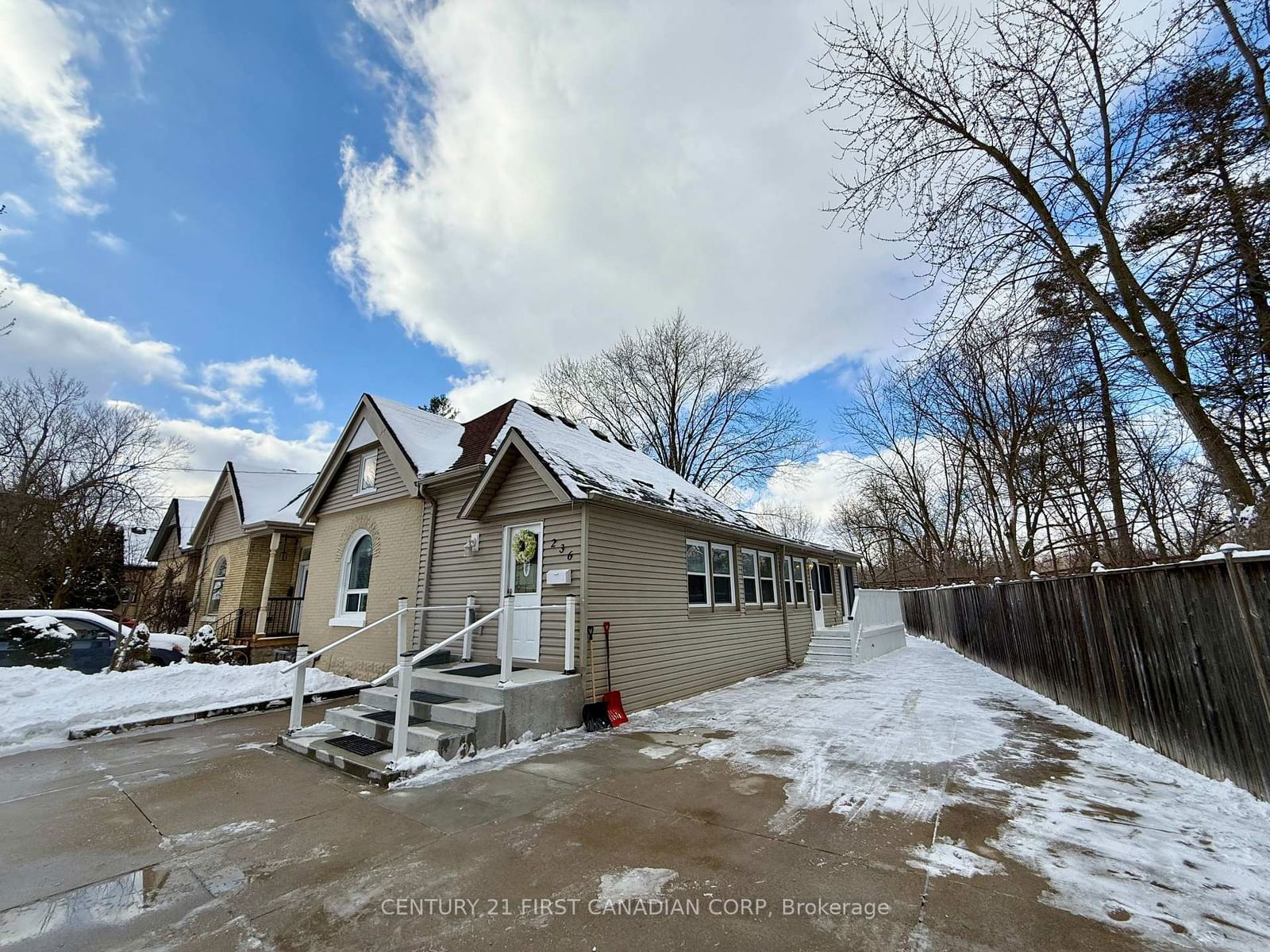 Detached House for sale at 236 Raymond Avenue, London, East B, N6A 2N1 - MLS: X11968983