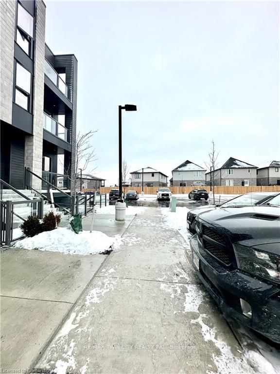 Townhouse for lease at 59-261 Woodbine Avenue, Kitchener, N2R 0A9 - MLS: X11969152