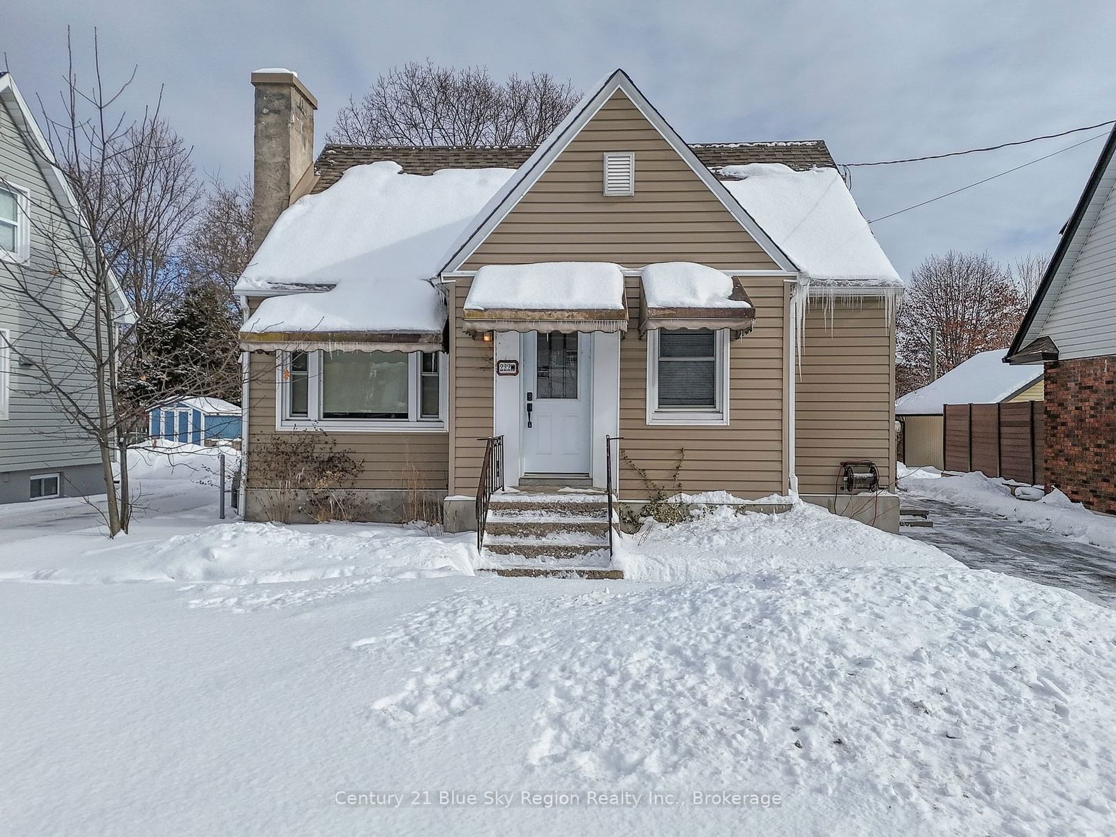 Detached House for sale at 222 Victoria Street, North Bay, Central, P1B 6B5 - MLS: X11969165