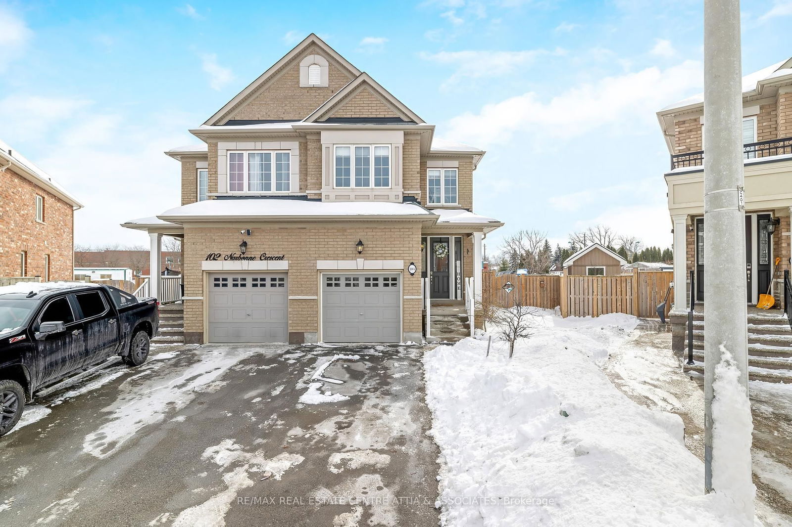 Semi-Detached House sold at 104 Narbonne Crescent, Hamilton, Stoney Creek Mountain, L8J 0J6 - MLS: X11969212