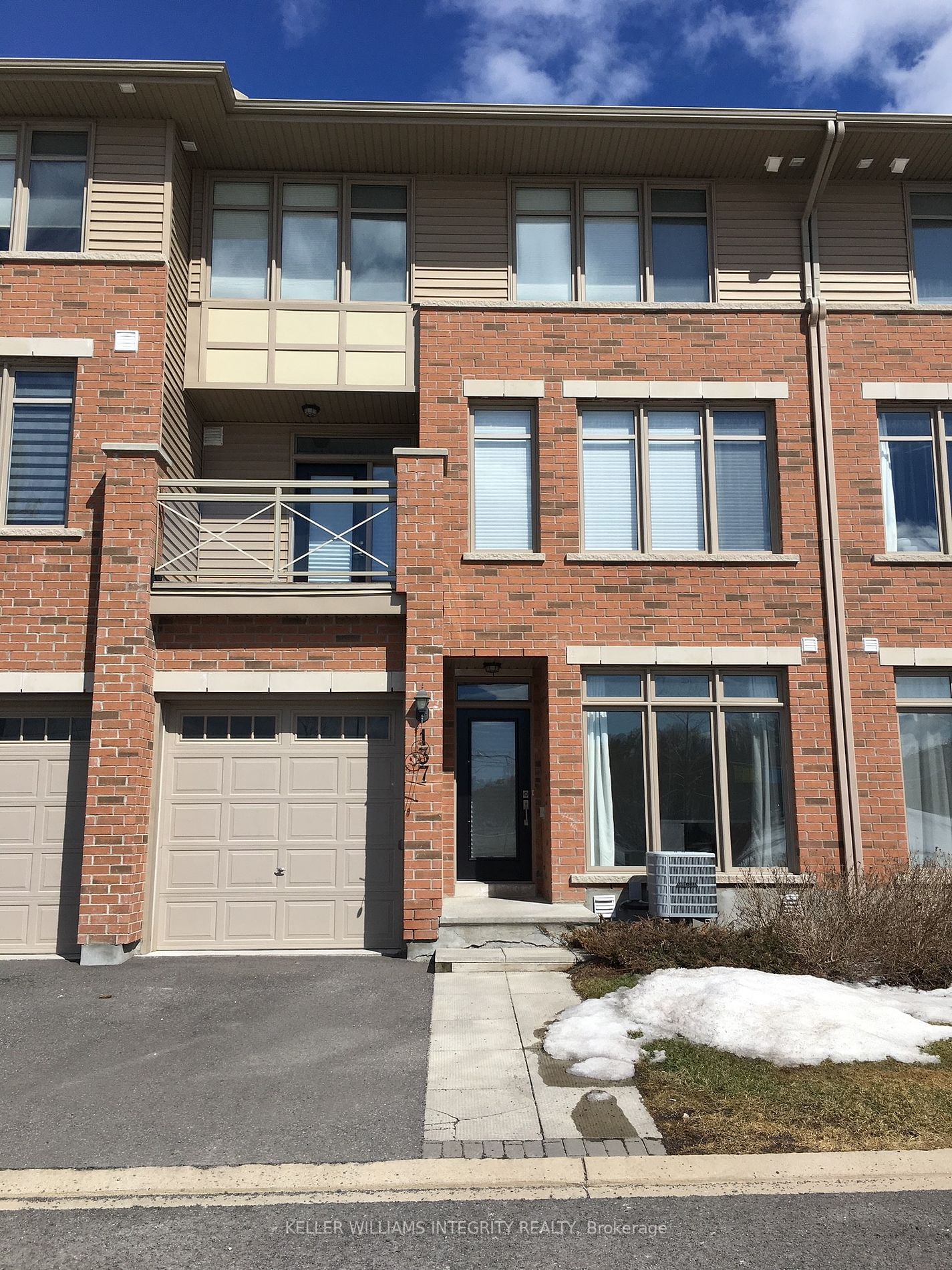Townhouse leased at 137 Lionel Street, Ottawa, Springridge/East Village, K4A 3N2 - MLS: X11969258