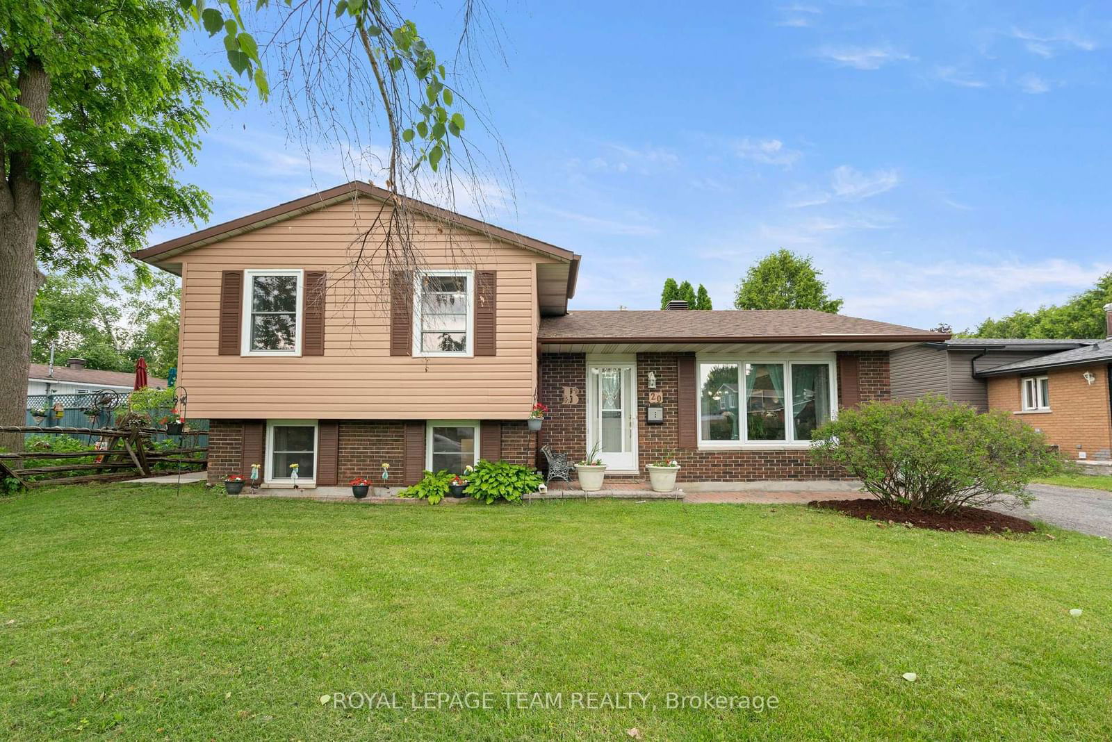 Detached House for sale at 20 BELL Avenue, Smiths Falls, 901 - Smiths Falls, K7A 4X7 - MLS: X11969374