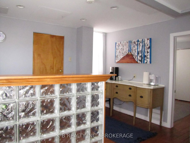 166 Queen St, Kingston, K7K 1B1 | Image 3