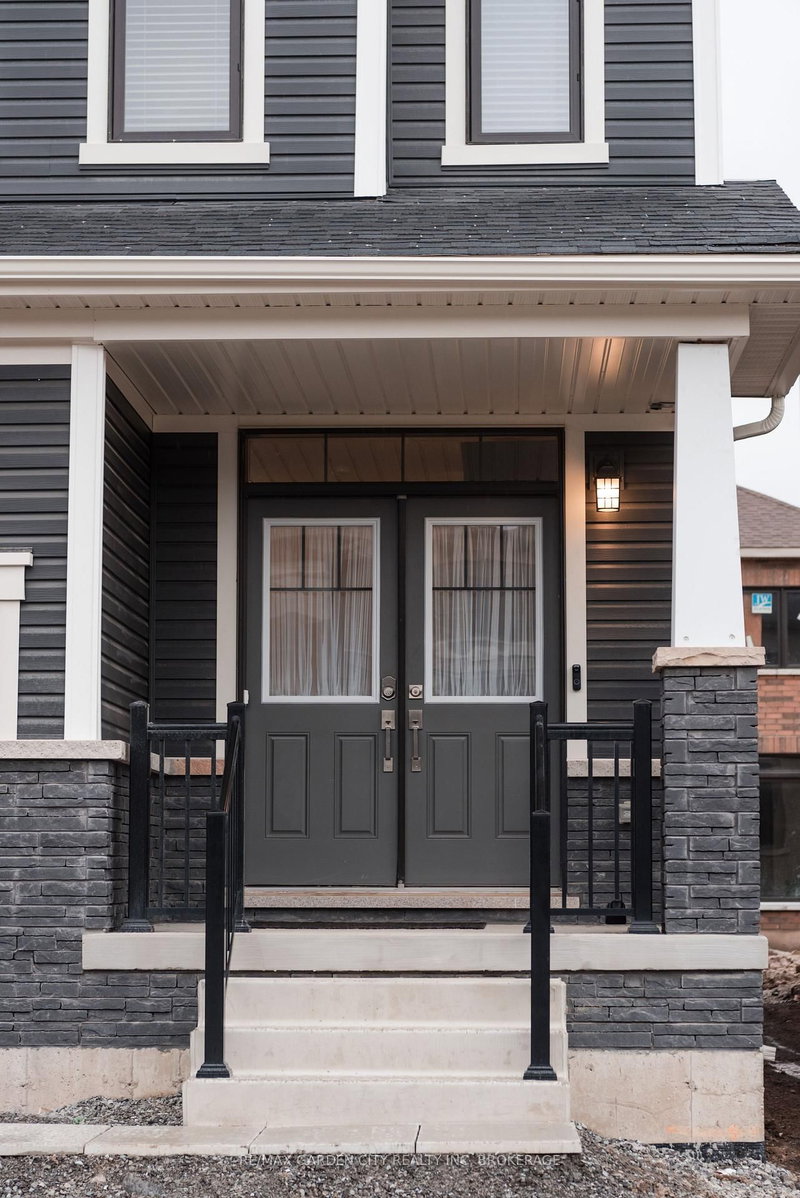 111 Sunflower Cres, Thorold, L3B 5N5 | Image 3