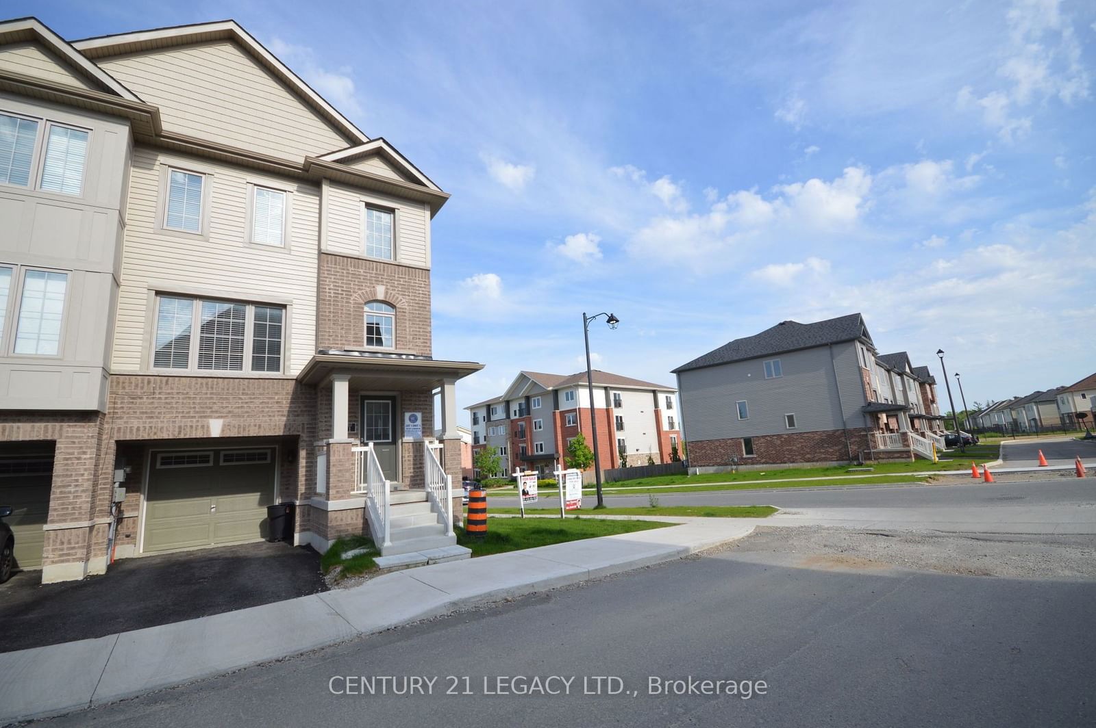 Townhouse for lease at 1-420 Linden Drive, Cambridge, N3H 0C6 - MLS: X11969635