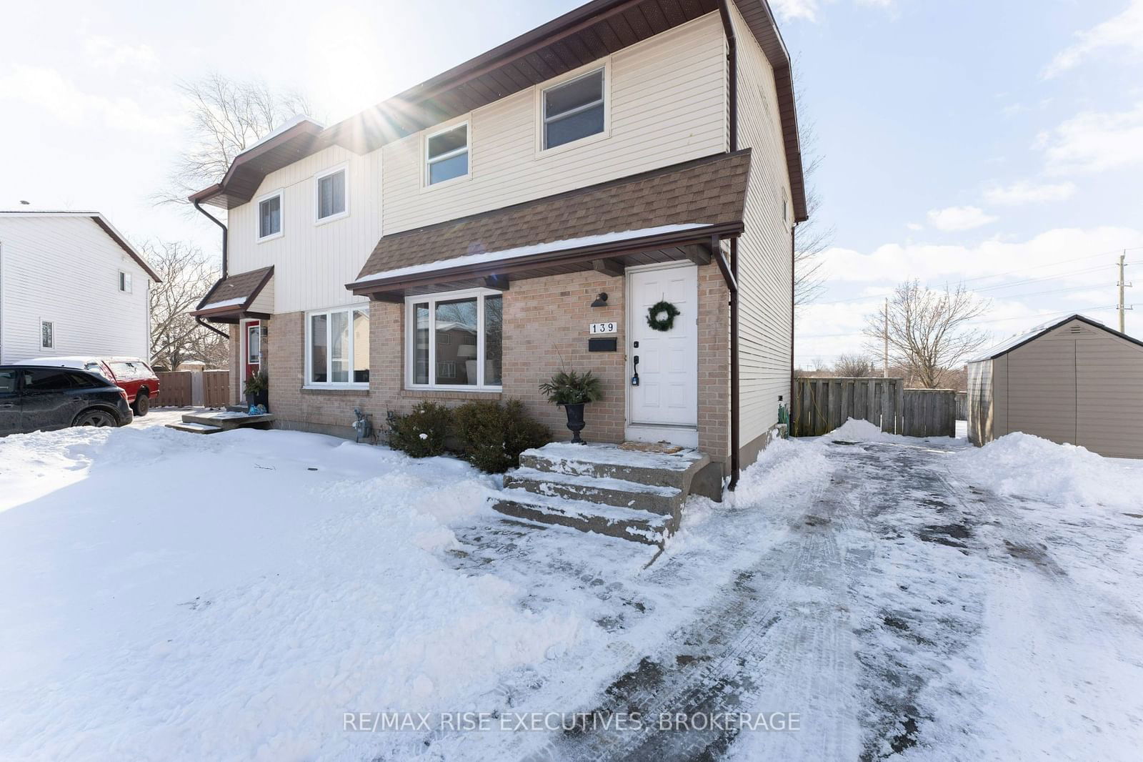 Semi-Detached House for sale at 139 WYCLIFFE Crescent, Kingston, East of Sir John A. Blvd, K7K 6B3 - MLS: X11969701