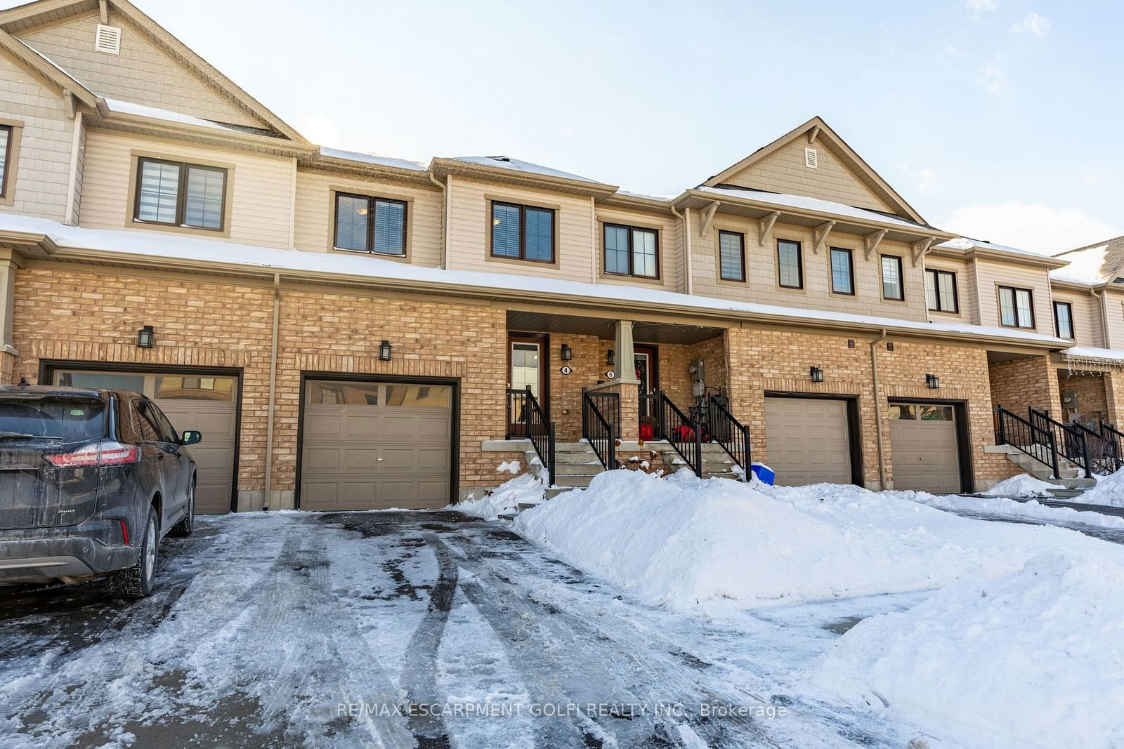 Townhouse for sale at 4 Pagebrook Crescent, Hamilton, Stoney Creek, L8J 0K8 - MLS: X11969718