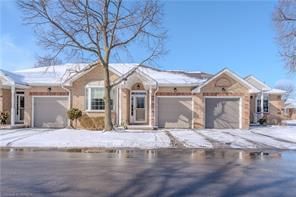 Townhouse for sale at 92 Twentyplace Boulevard, Hamilton, Rural Glanbrook, L0R 1W0 - MLS: X11969827