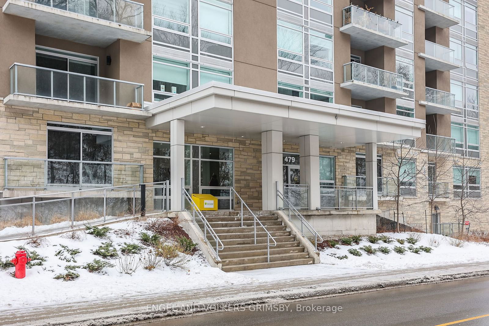 Condo for sale at 106-479 Charlton Avenue, Hamilton, Stinson, L8N 0B4 - MLS: X11969882