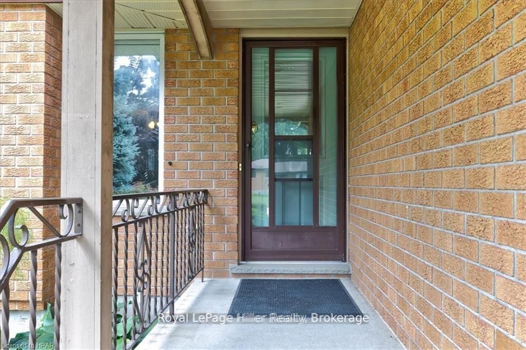 Detached House for sale at 250 Stella Avenue, Southwest Middlesex, Glencoe, N0L 1M0 - MLS: X11969883