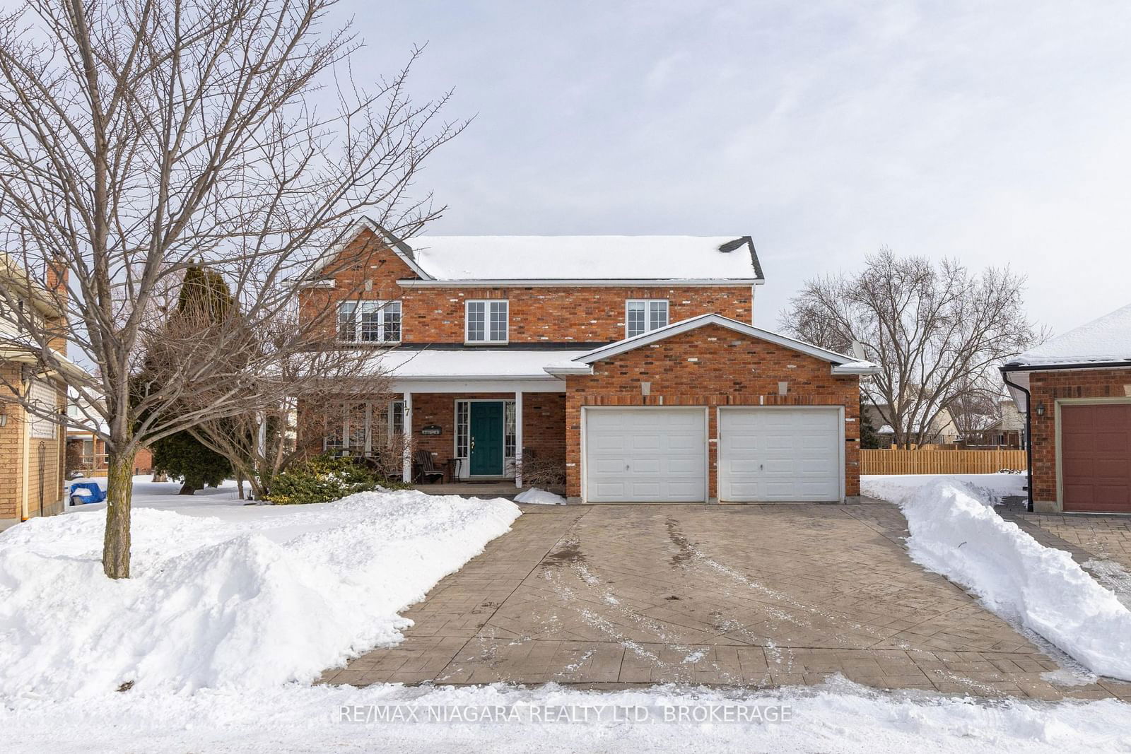 Detached House sold at 17 Sarah Court, St. Catharines, 453 - Grapeview, L2S 3R6 - MLS: X11969970