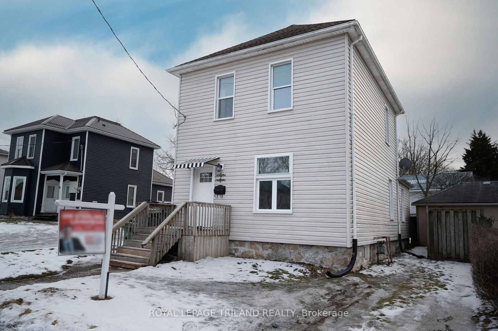 Detached House sold at 2 Meda Street, St. Thomas, NW, N5P 1W5 - MLS: X11969974