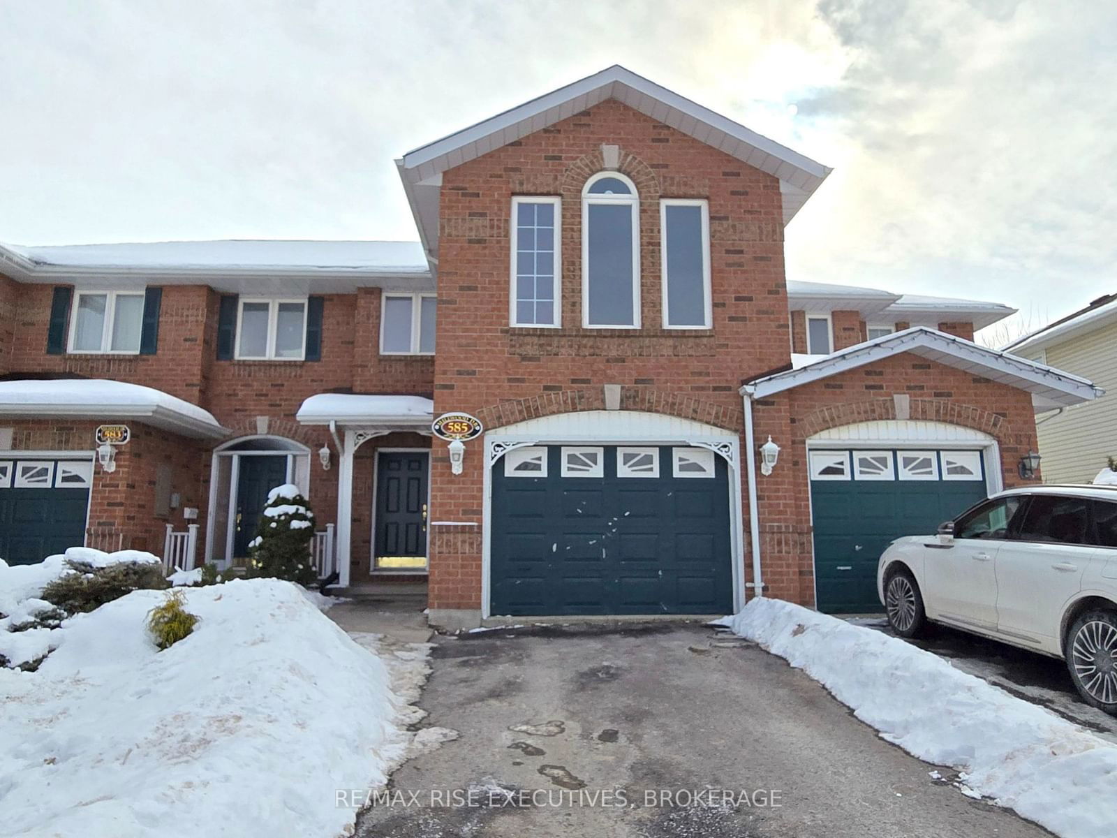 Townhouse for lease at 585 MILLWOOD Drive, Kingston, City SouthWest, K7M 8Y3 - MLS: X11970002