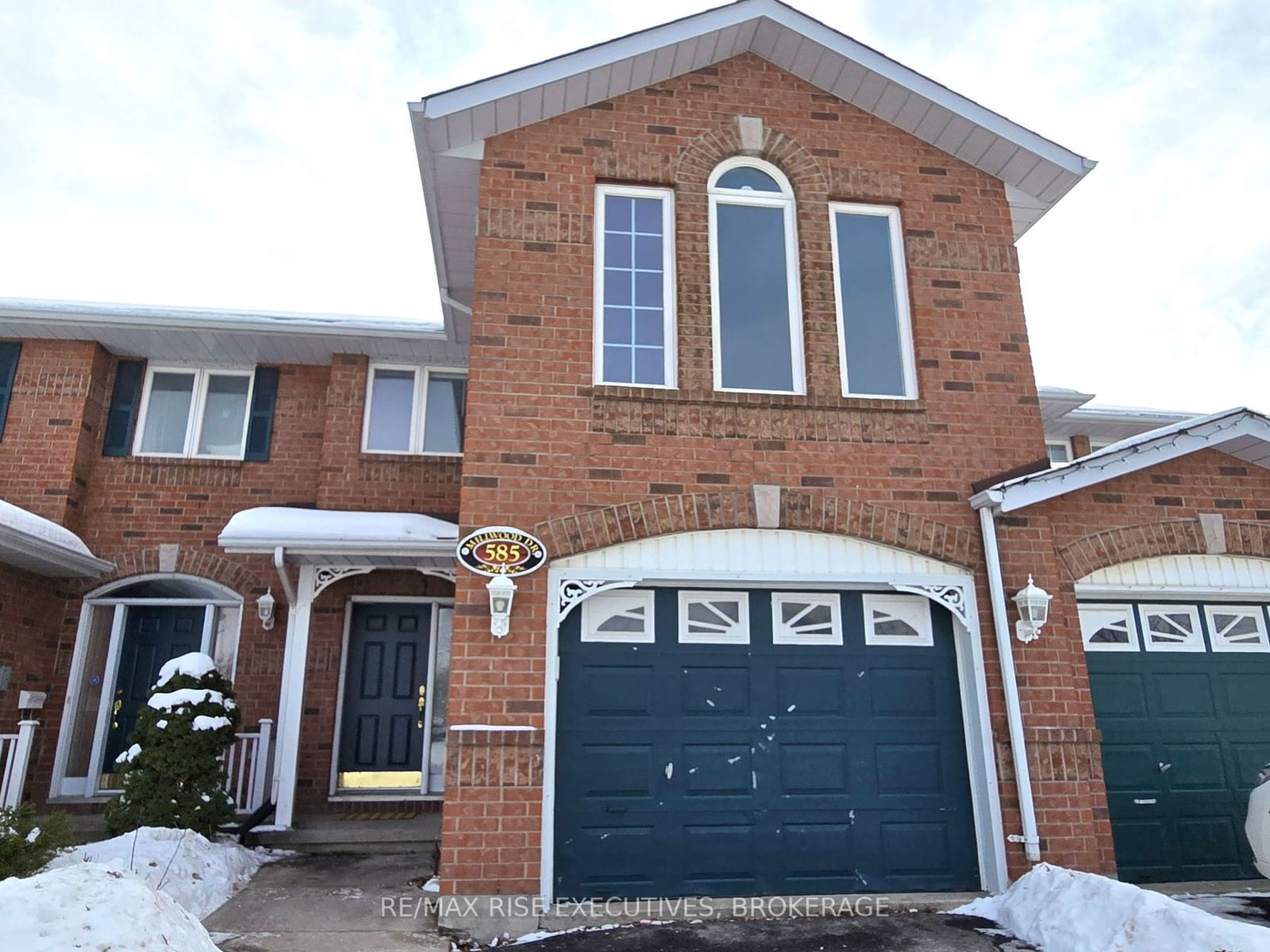 Townhouse for lease at 585 MILLWOOD Drive, Kingston, City SouthWest, K7M 8Y3 - MLS: X11970002