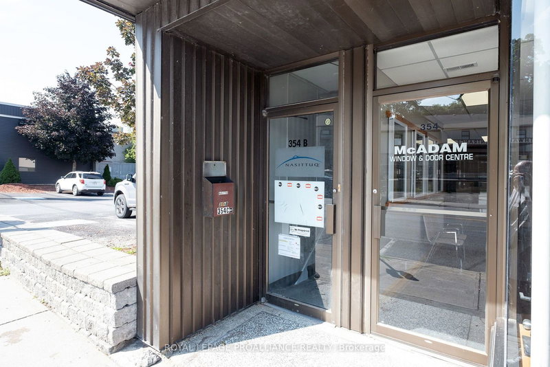 B - 354 Pinnacle St, Belleville, K8N 3B4 | Image 2