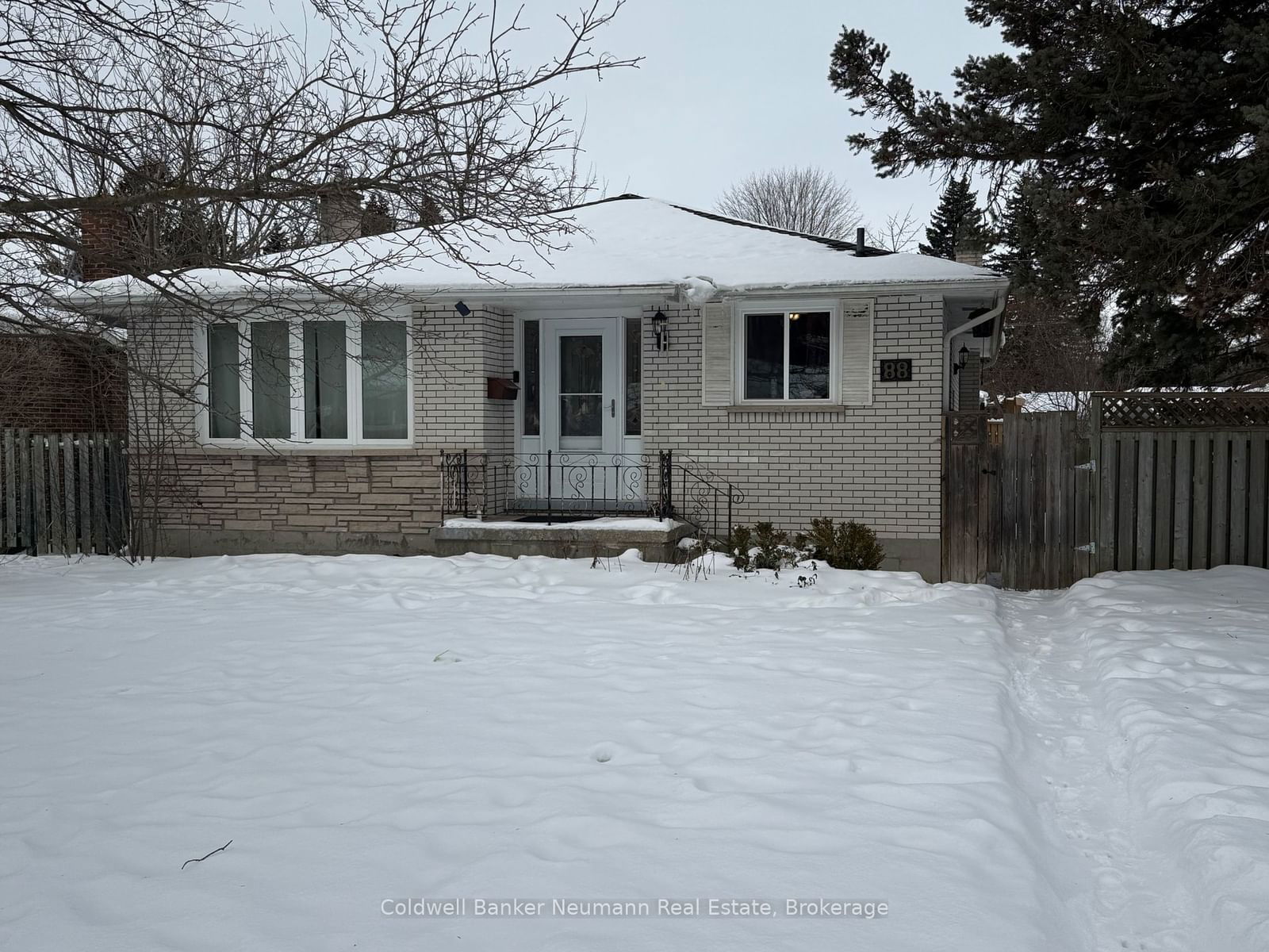 Detached House for sale at 88 Glenburnie Drive, Guelph, Grange Hill East, N1E 4C6 - MLS: X11970392