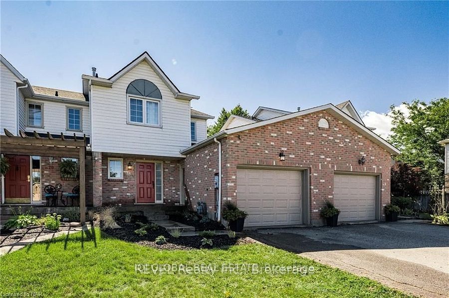 Townhouse for sale at 14 Buss Court, Thorold, L2V 5B1 - MLS: X11970708