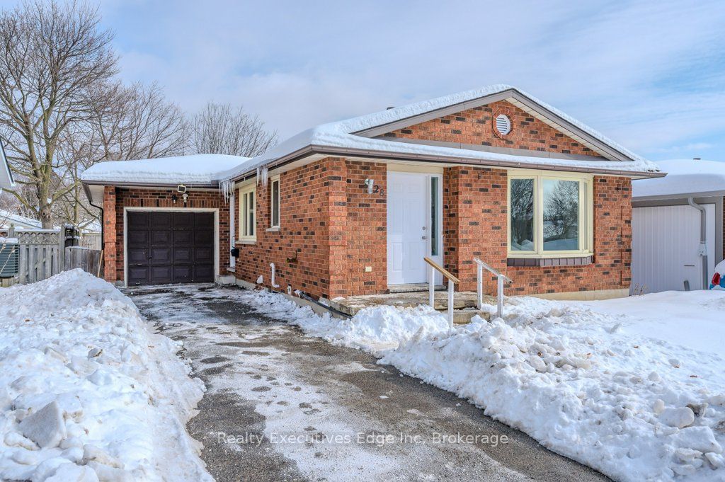 Detached House for sale at 28 Summerhill Crescent, Kitchener, N2N 2Y1 - MLS: X11970709