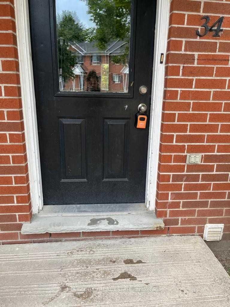 Unit 34 — 190 Fleming Dr, London - East B image-0-0