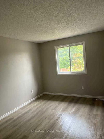 Unit 34 — 190 Fleming Dr, London - East B image-0-3