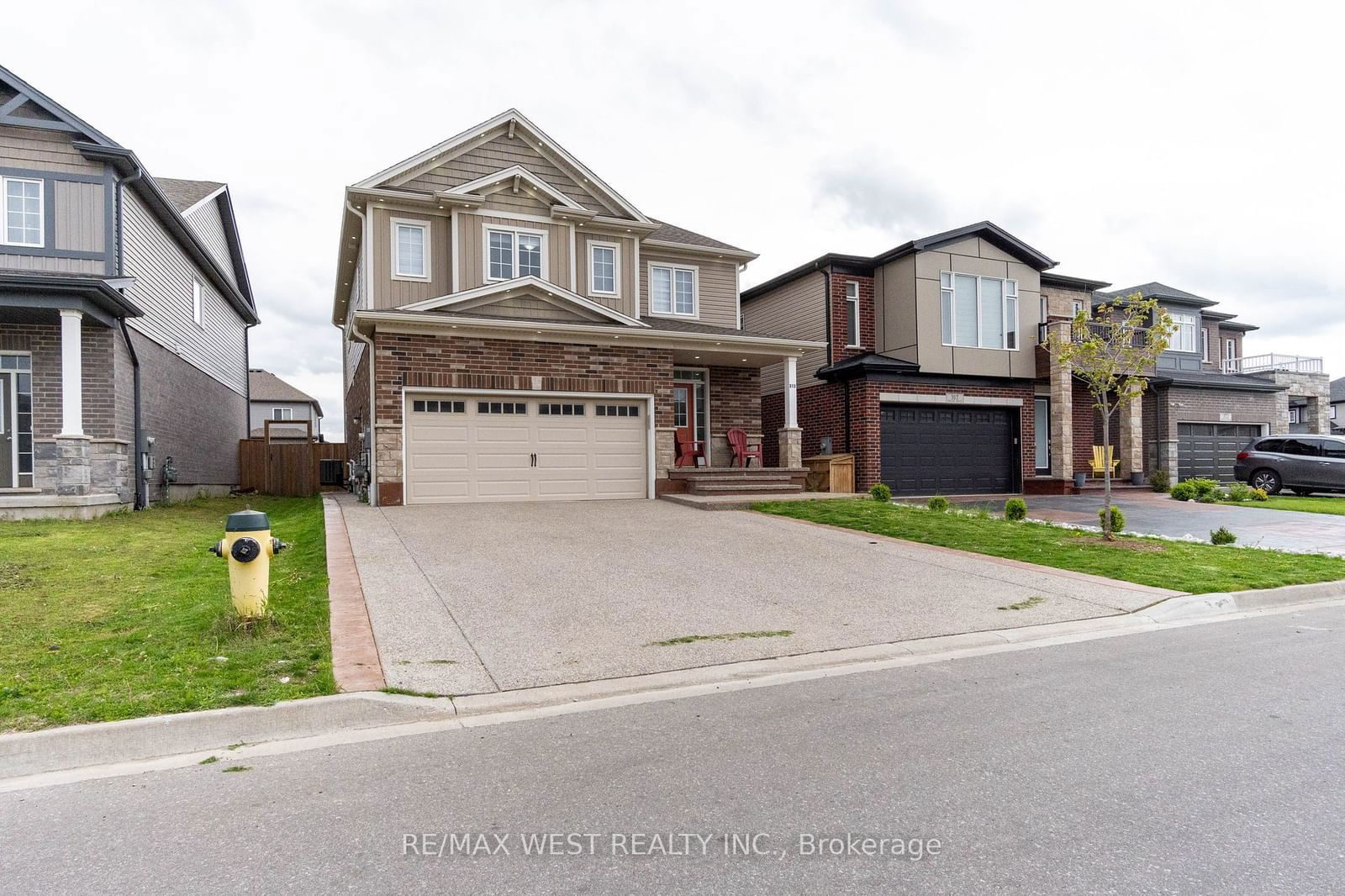 Detached House for sale at 313 Freure Drive, Cambridge, N1S 0B5 - MLS: X11970811