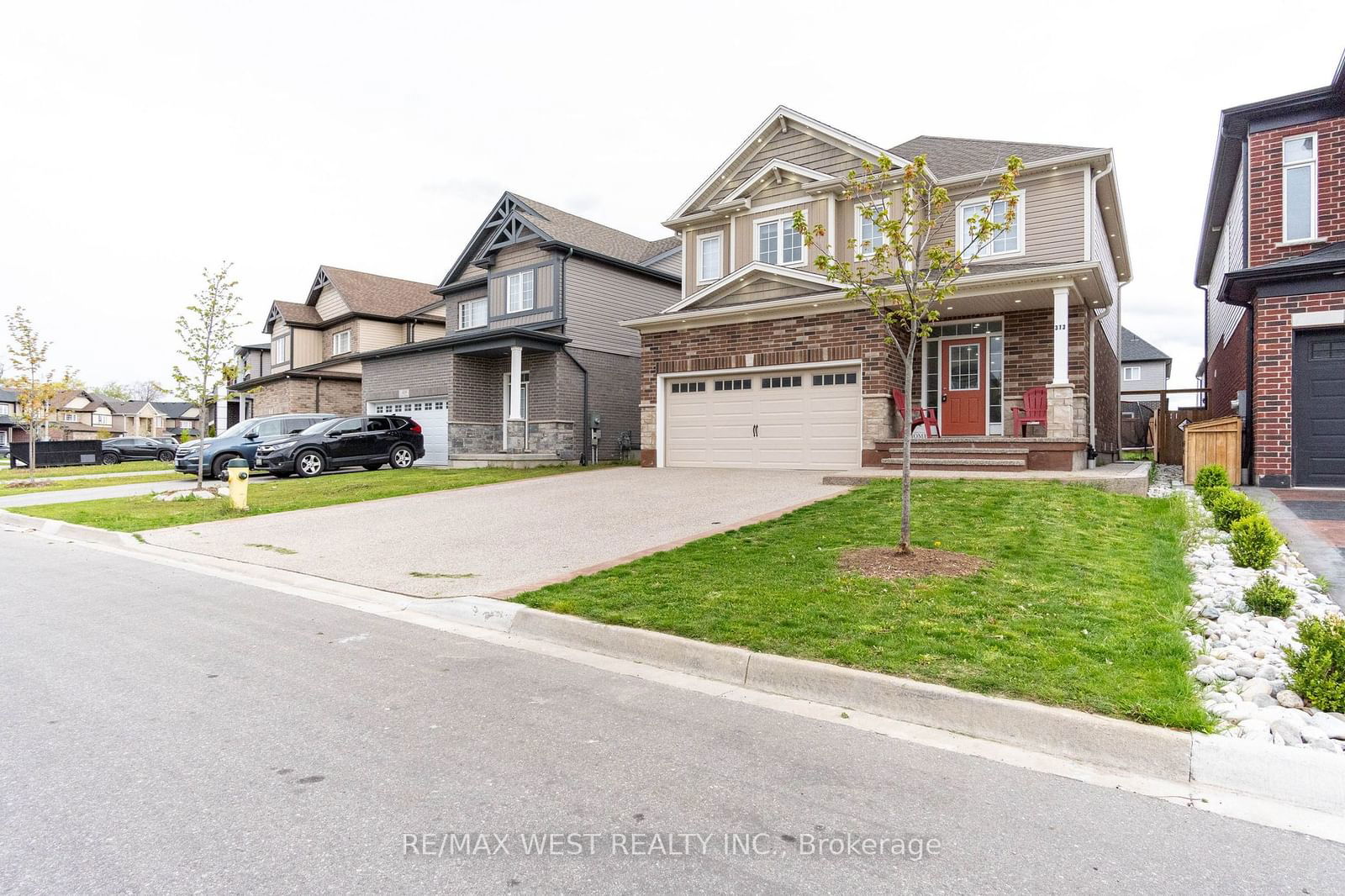 Detached House for sale at 313 Freure Drive, Cambridge, N1S 0B5 - MLS: X11970811