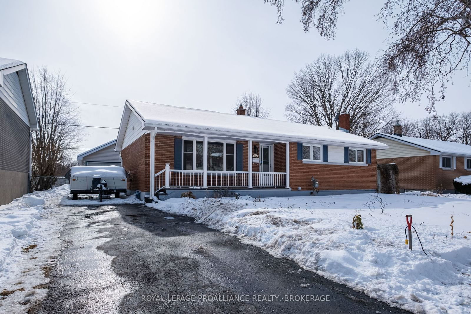 Detached House for sale at 85 Brentwood Crescent, Kingston, City SouthWest, K7M 4V9 - MLS: X11971165