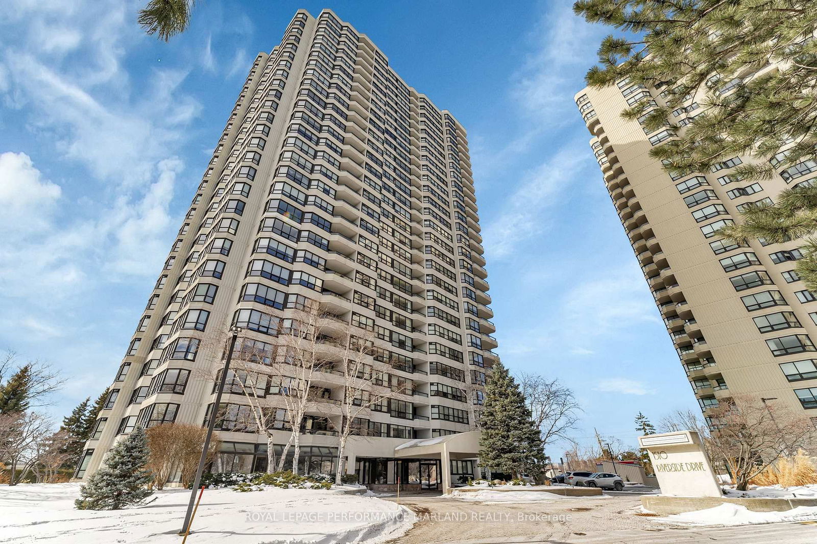 Condo sold at 907-1510 Riverside Drive, Ottawa, Riverview Park, K1G 4X5 - MLS: X11971174