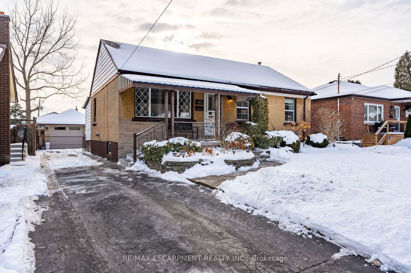 Detached House sold at 103 Stewartdale Avenue, Hamilton, Rosedale, L8K 4P4 - MLS: X11971181