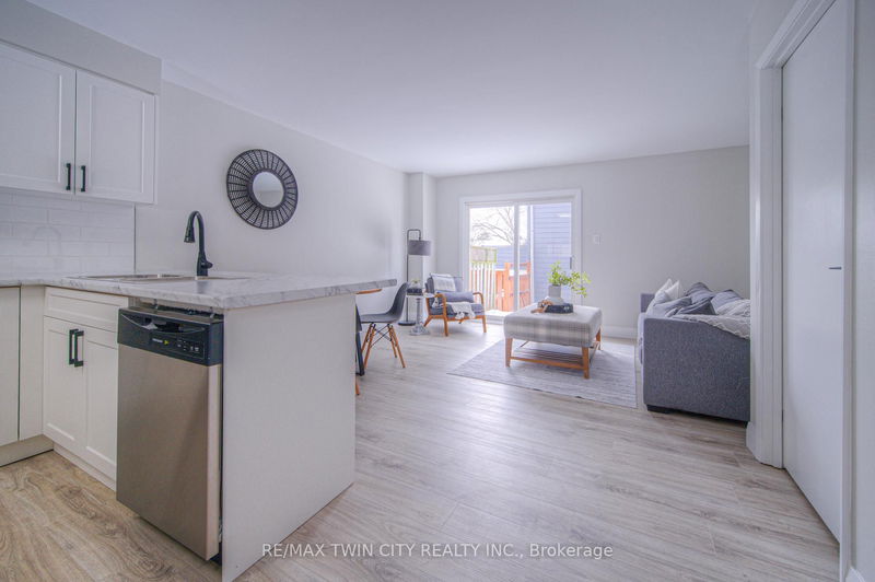 home for sale on 31-135 CHALMERS Street S