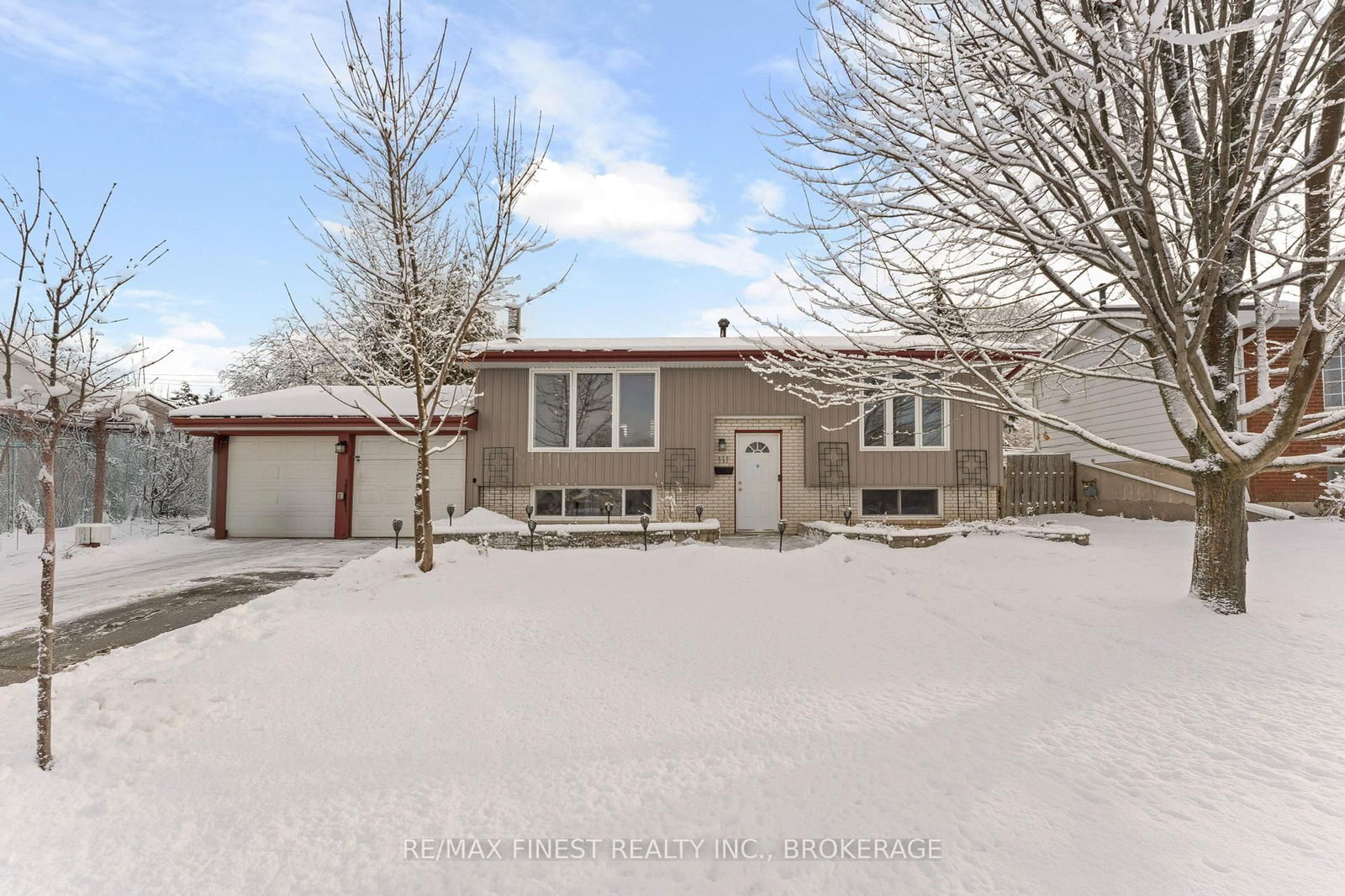 Detached House sold at 111 Manitou Crescent, Loyalist, Amherstview, K7N 1C1 - MLS: X11971289