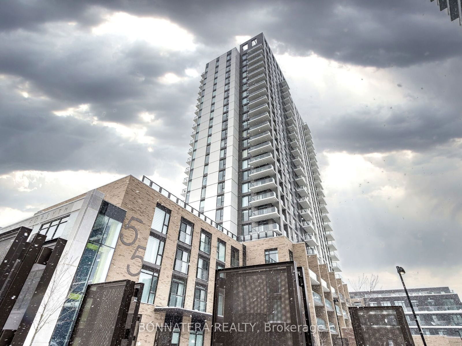 Condo for lease at 1302-55 Duke Street, Kitchener, N2H 0C9 - MLS: X11971295