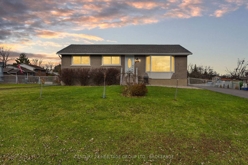 home for sale on 1424 Woodfield Crescent