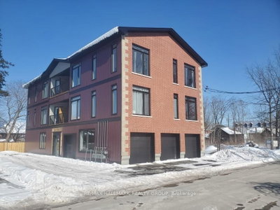 Unit 2 — 117 Drummond Street W — photo 2