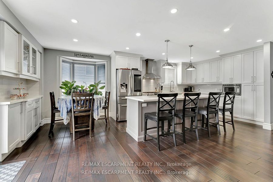 Detached House sold at 100 Stone Church Road, Hamilton, Ontario, L9B 1A9 - Ryckmans - MLS: X11971353