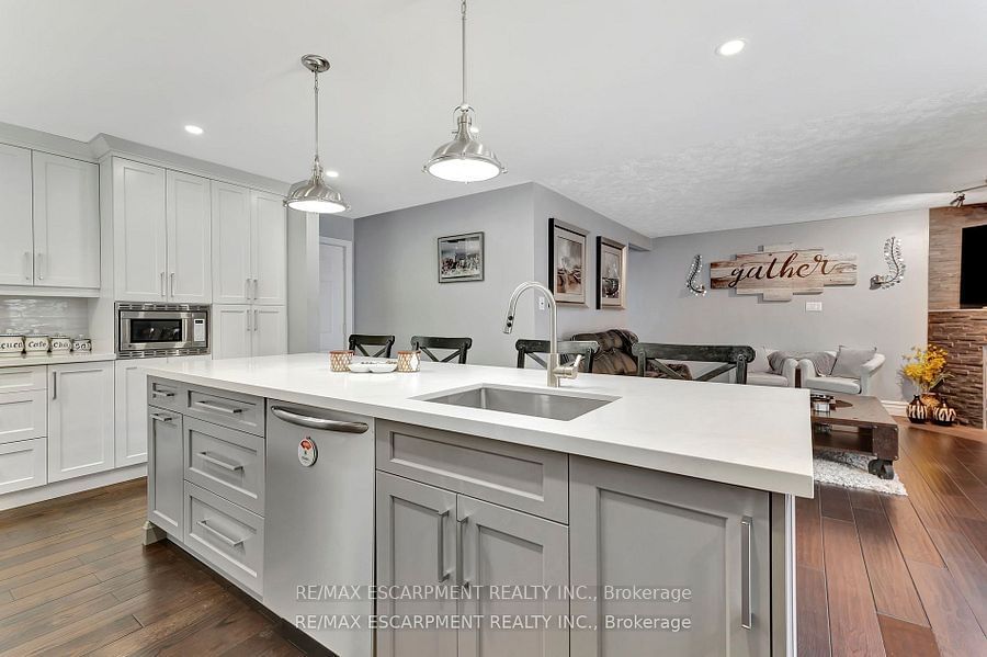 Detached House sold at 100 Stone Church Road, Hamilton, Ontario, L9B 1A9 - Ryckmans - MLS: X11971353