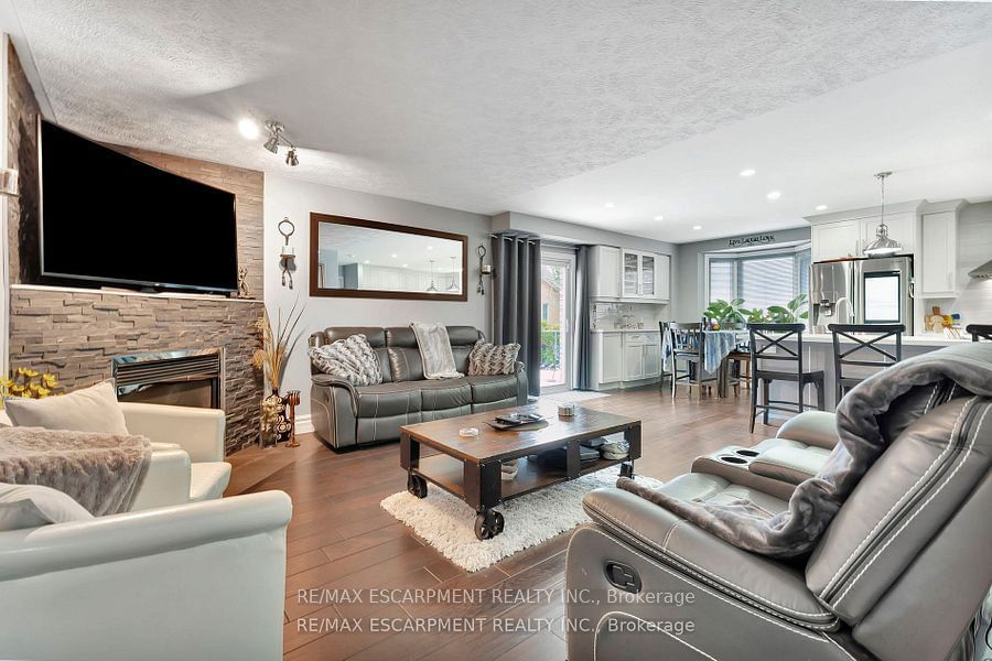 Detached House sold at 100 Stone Church Road, Hamilton, Ontario, L9B 1A9 - Ryckmans - MLS: X11971353