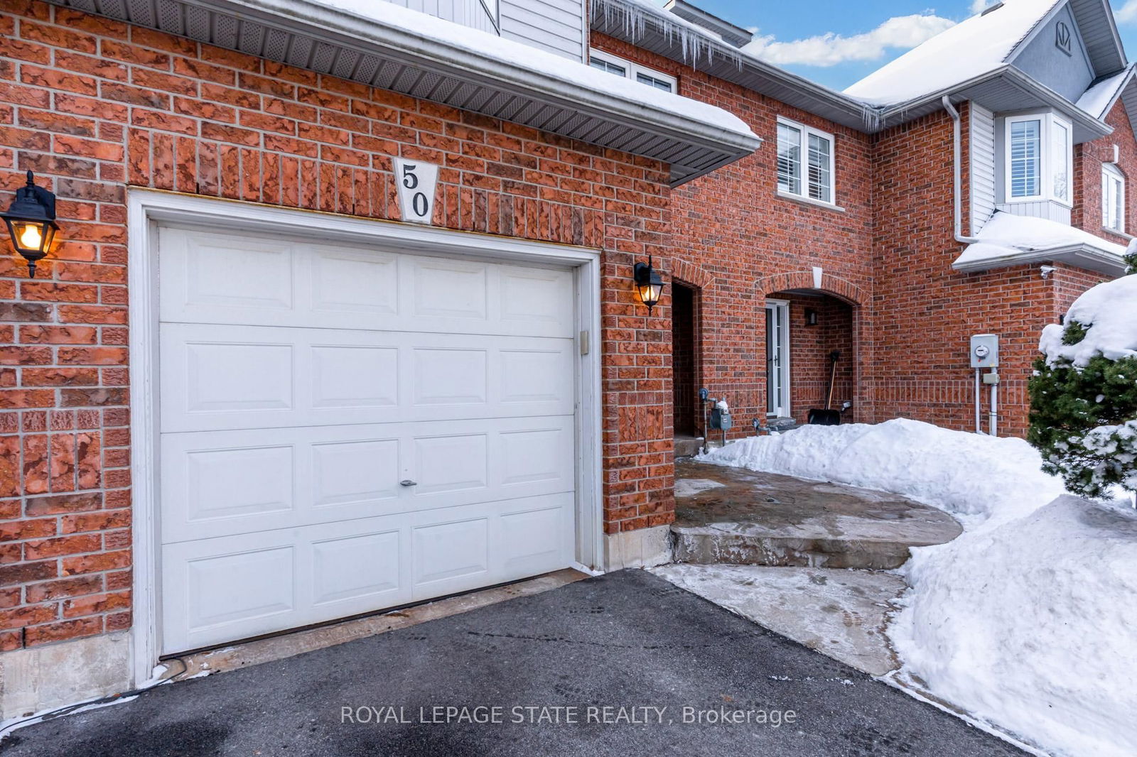 Townhouse for sale at 50 Valridge Drive, Hamilton, Ancaster, L9G 4Y7 - MLS: X11971471