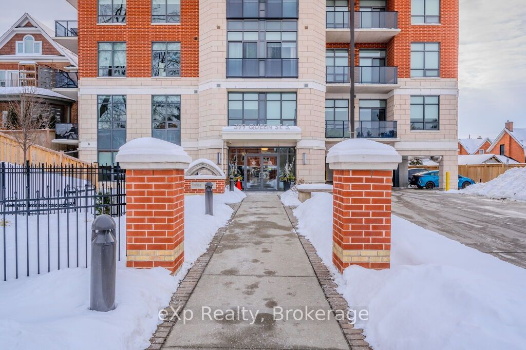 Condo for sale at 107-399 Queen Street, Kitchener, N2G 0C4 - MLS: X11971578