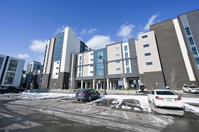 Unit 548 — 16 Concord Pl, Grimsby -  image-0-1