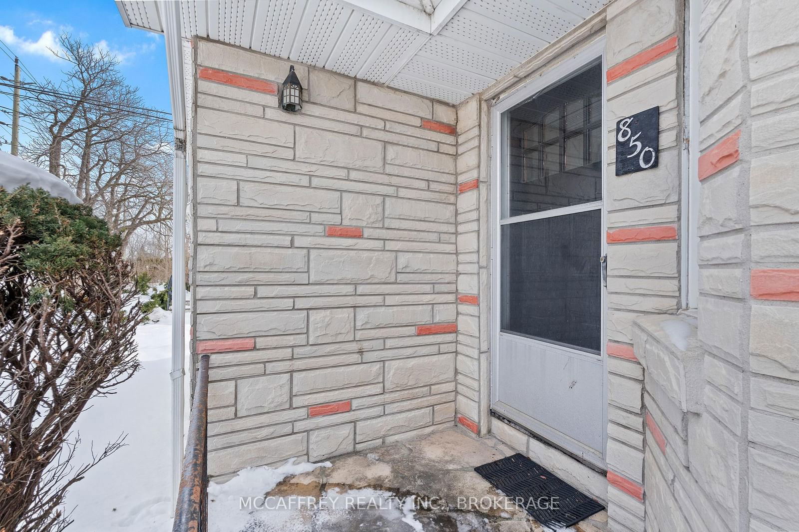 Detached House for sale at 850 Johnson Street, Kingston, Central City West, K7L 2B8 - MLS: X11971667