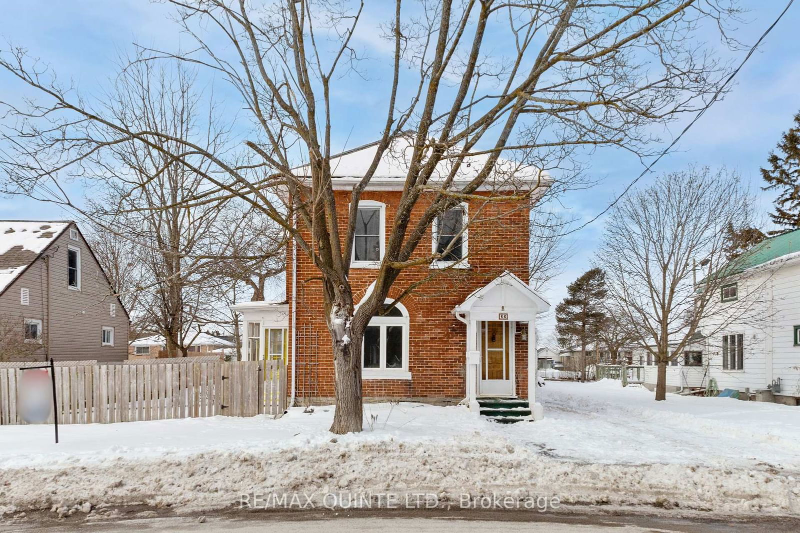 Detached House sold at 66 Dunbar Street, Belleville, K8P 3R8 - MLS: X11971678