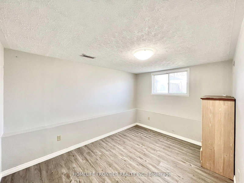 Lower - 480 Southworth St S, Welland, L3B 1Z9 | Image 3