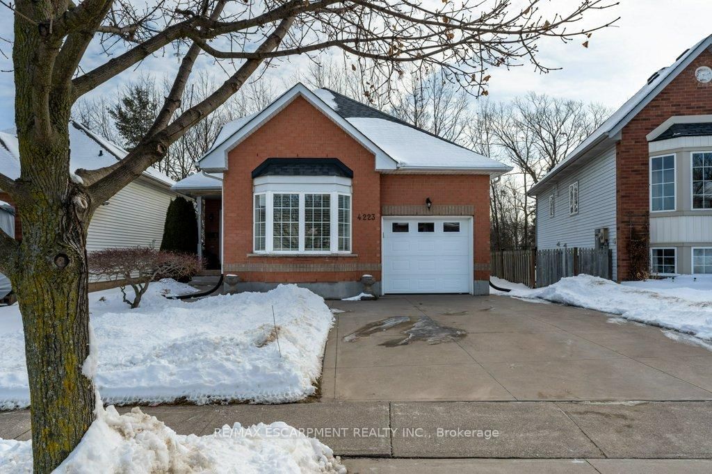 Detached House for sale at 4223 STADELBAUER Drive, Lincoln, 982 - Beamsville, L3J 0J9 - MLS: X11971803